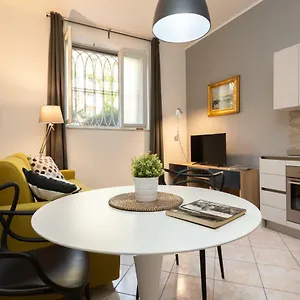 https://cozy-studio-apartment-in-milan-downtown.italymilanhotels.net